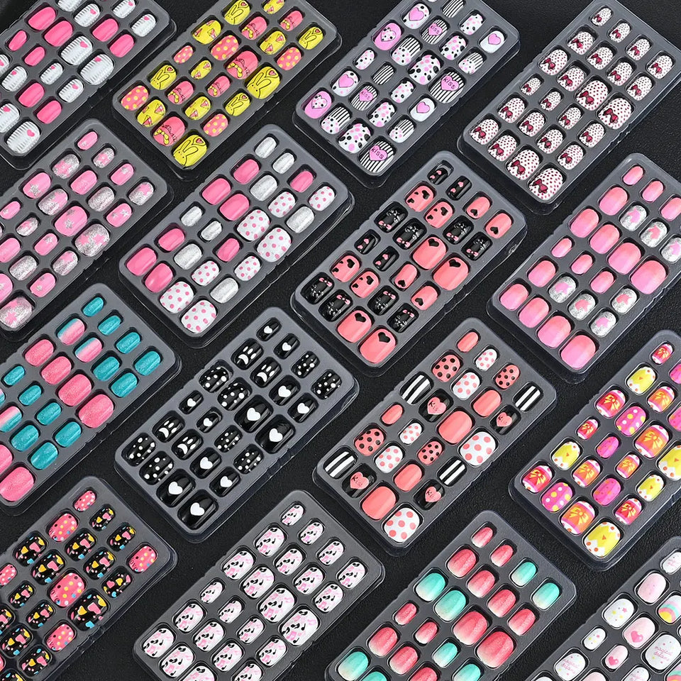 24 Pcs/box Children Cartoon Nail Tips Colorful Artificial Fake Nails for Cute Kids Girls Full Cover Short False Nail Art Kits*