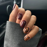24Pcs Short Square Head Press on Fake Nails Black Polka Dot Design False Nails Simple Wearable Artificial Full Cover Nails Tips